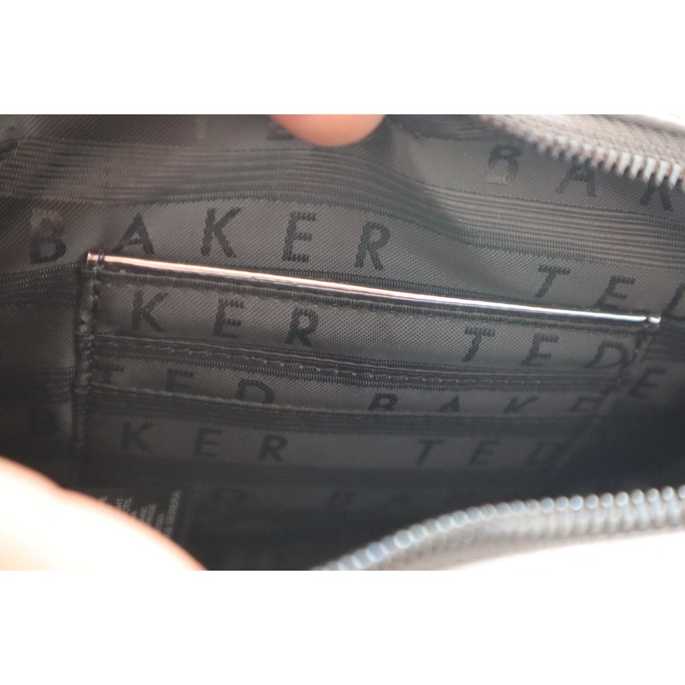Ted Baker Leather Heart Shaped Crossbody‎ Bag With Chain - Picture 10 of 11